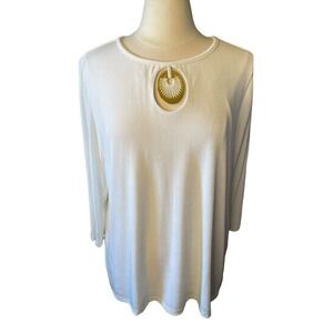Chico’s Travelers Gold Pendant Keyhole Blouse Slinky White Size 3 / US Size 16